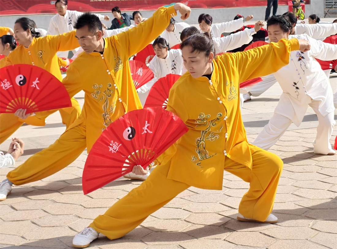 太极进社区 全民健身热